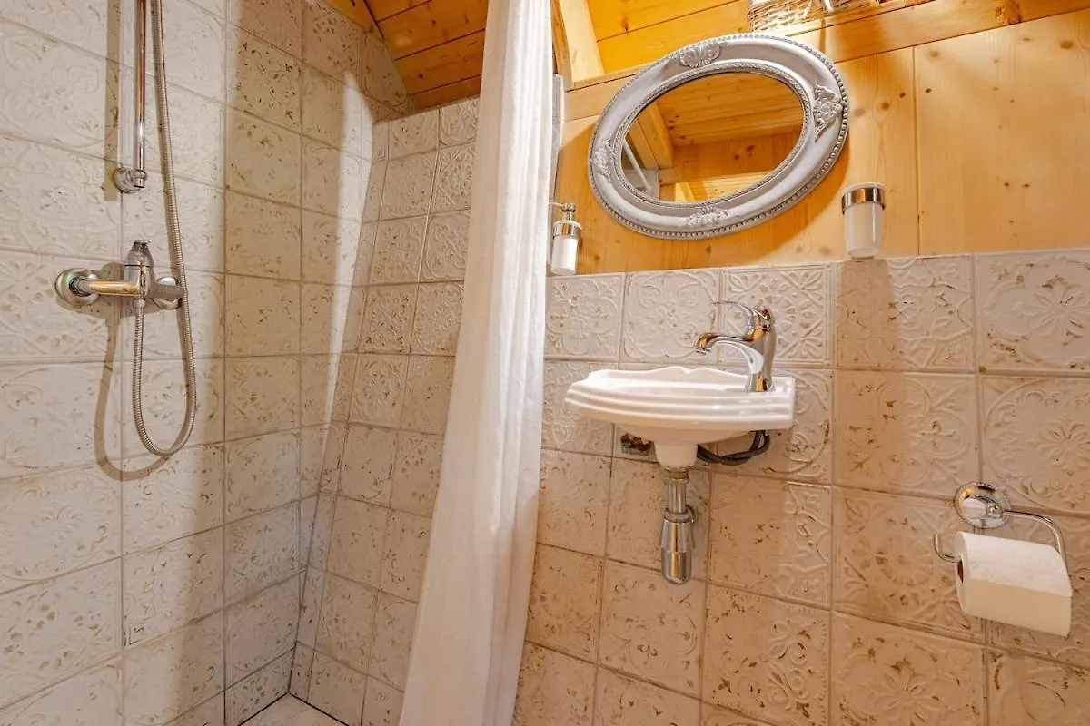 La Cabane Feerique Le Clos Des Perles Tourtour 0*,