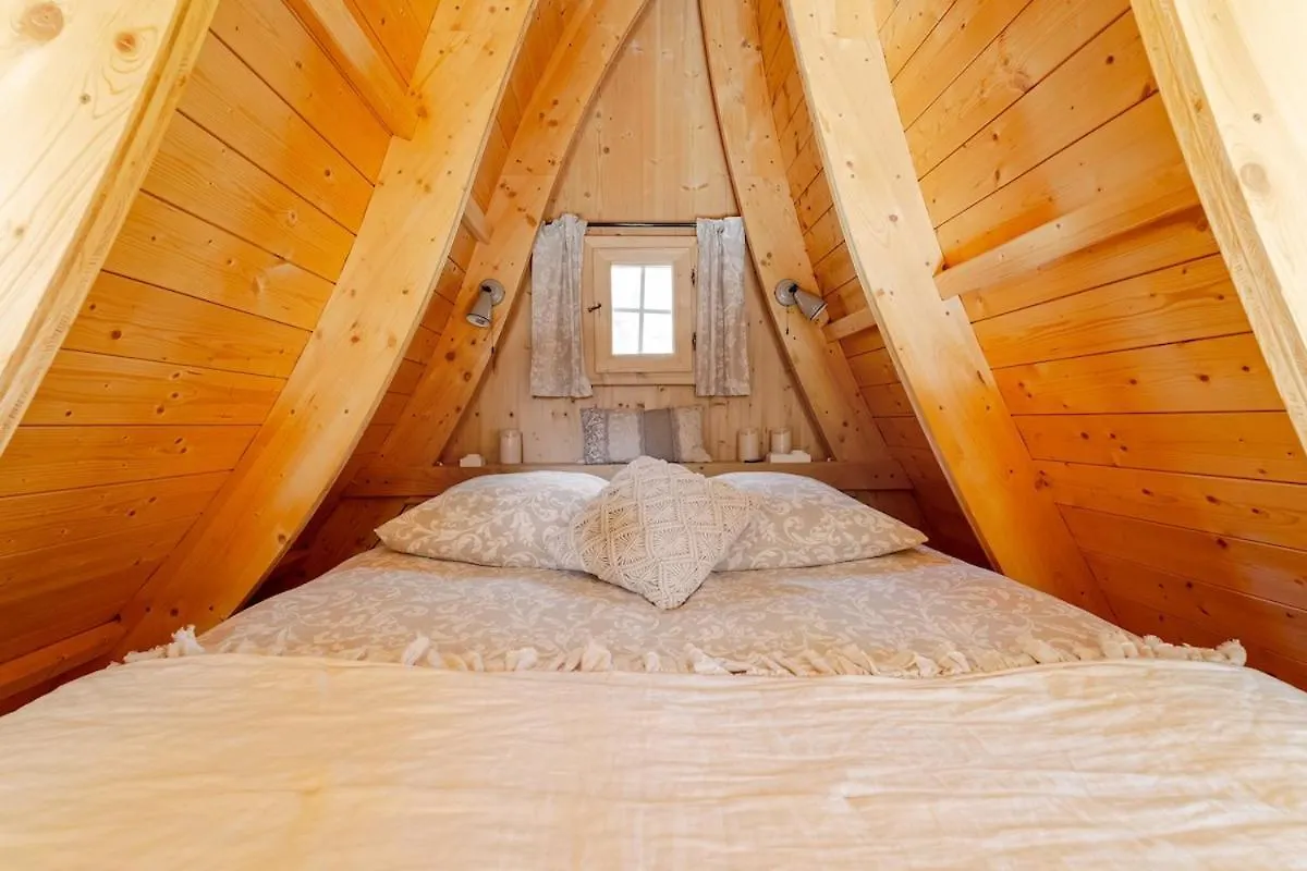 Alpstuga La Cabane Feerique Le Clos Des Perles Tourtour