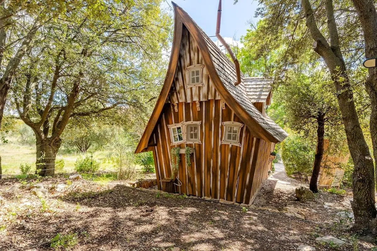 La Cabane Feerique Le Clos Des Perles Tourtour