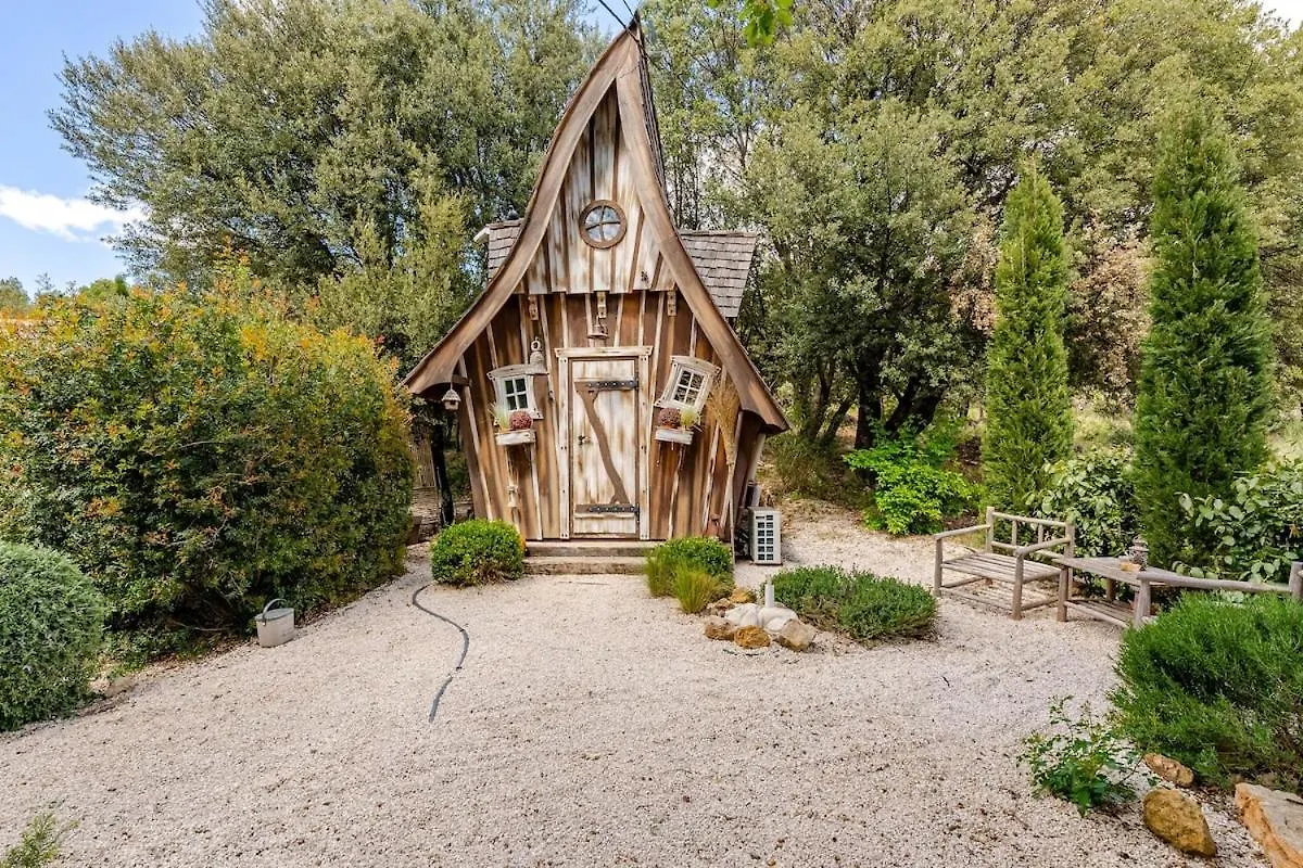 La Cabane Feerique Le Clos Des Perles Tourtour
