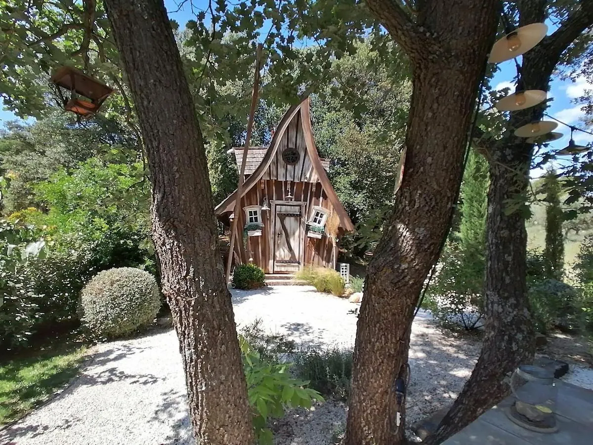 La Cabane Feerique Le Clos Des Perles Tourtour